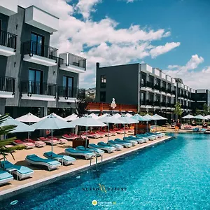 Nuevo Deluxe Hotel