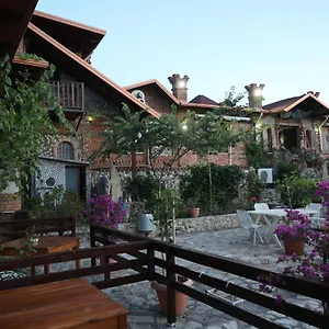 Keshtjella Syni Zi - Bujtine Hotel