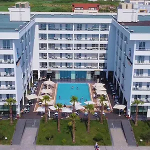 Delfin Kune Hotel